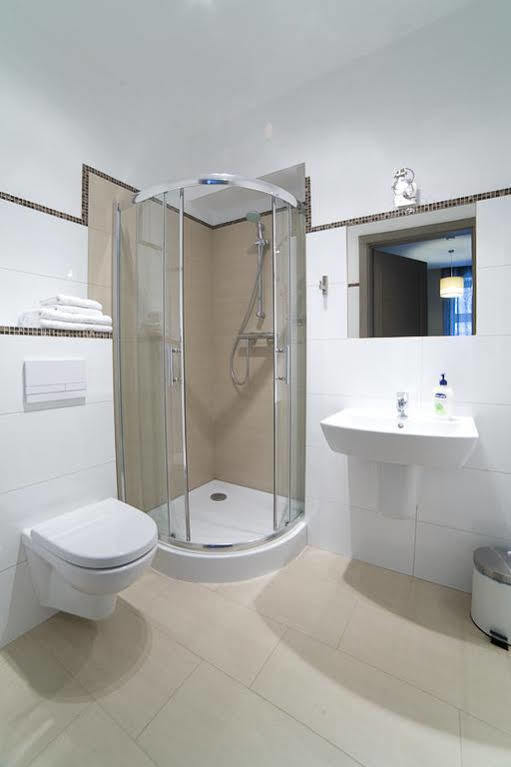פוזנן Avalis Apartamenty מראה חיצוני תמונה